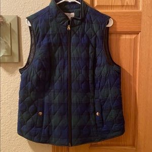 Plaid women’s quilted vest. NWT. Size large.